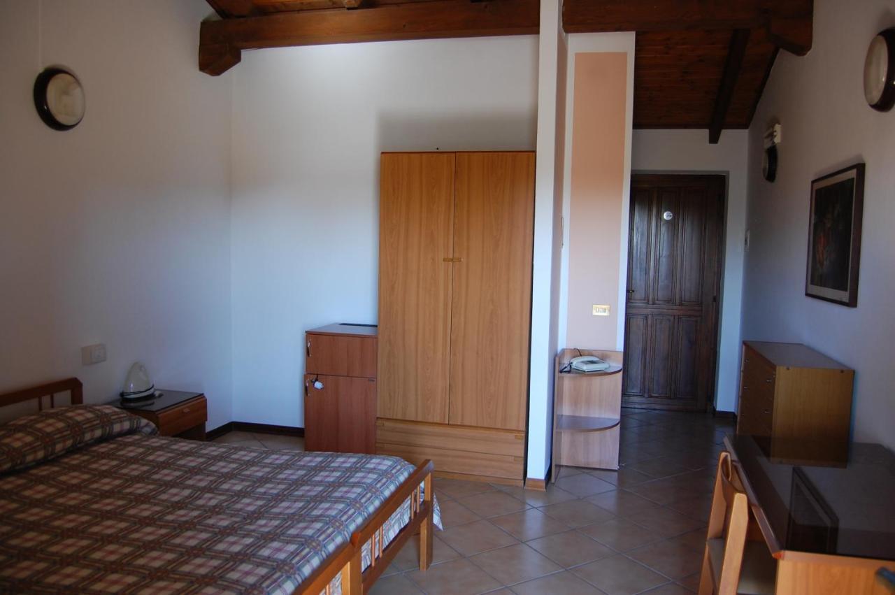 B&B Il Gufetto วิเวโรเน ภายนอก รูปภาพ
